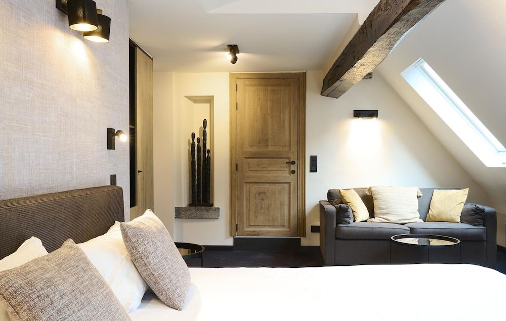Les Tanneurs de Namur Luxury Suite with Spa Bath and Sofa Bed 4