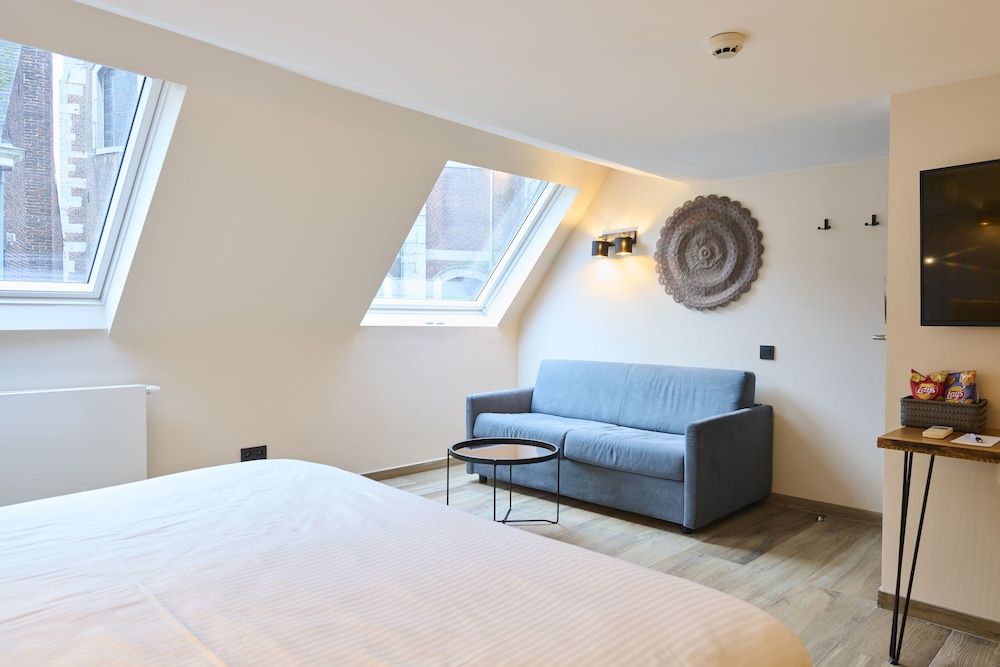 Small Luxe with Spa Bath and Sauna