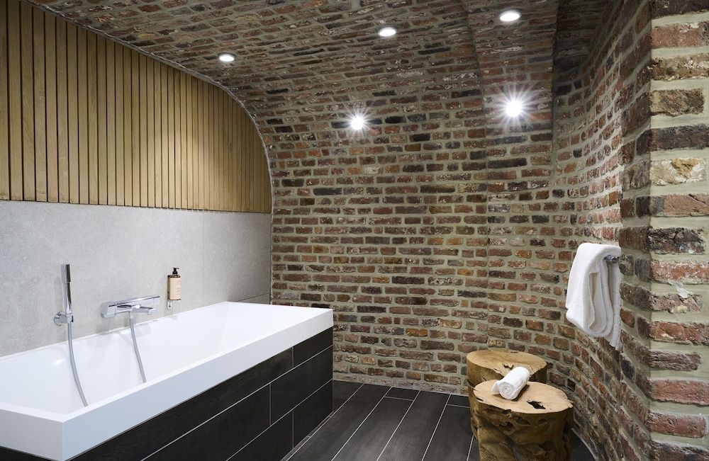 Les Tanneurs de Namur Luxury Suite with Spa Bath and Sofa Bed 2