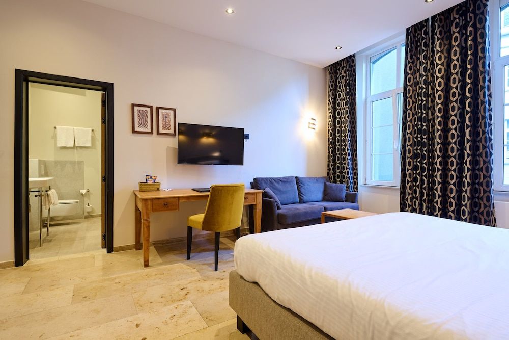 Les Tanneurs de Namur Superior with Spa Bath