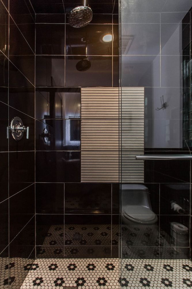 Villa Dubois Guest House Double Room, 1 Queen Bed (Shared Bathroom) 6