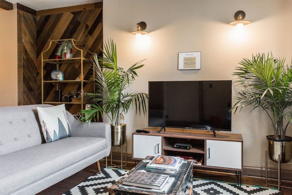 Villa Dubois Guest House Double Room, 1 Queen Bed (Shared Bathroom) 11