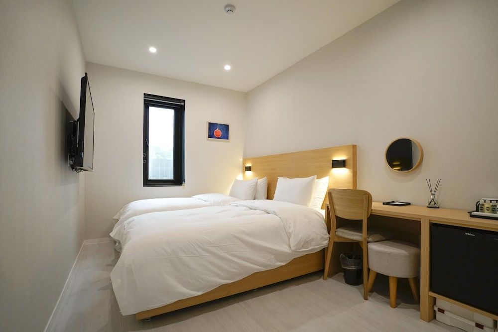 undefined Mipo Oceanside Hotel 8