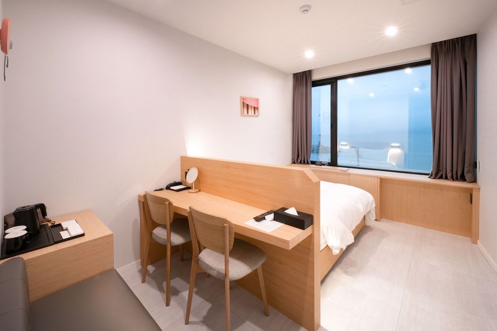 Mipo Oceanside Hotel Ocean Double Room 6