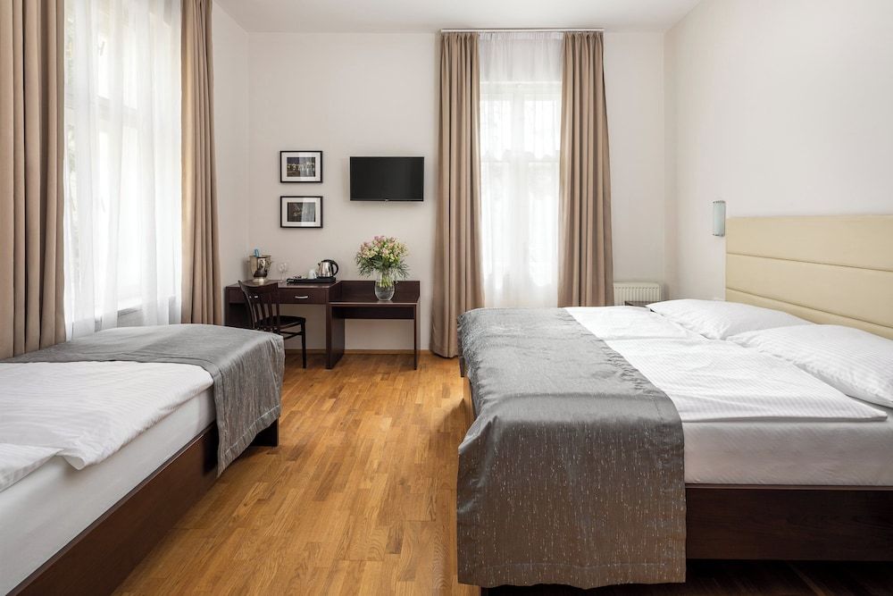 undefined Hotel Unique 2