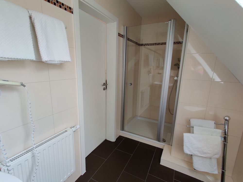 Hotel Xenia Quadruple Room 5