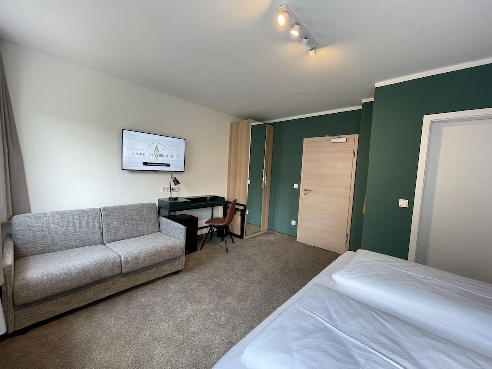 Hotel Xenia Triple Room 2