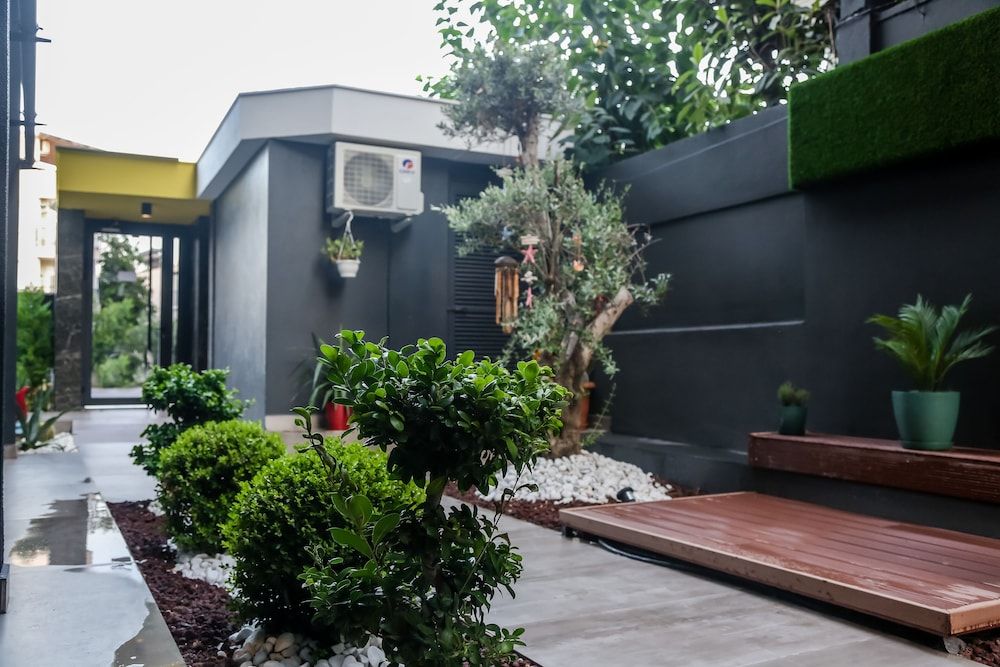 Stile Suite Family Hotel Economy Studio Suite, 1 Queen Bed, Non Smoking, Garden View 7