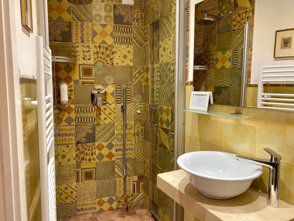 5 Terre Pelagos 2 Double Room (Great Eastern) 12