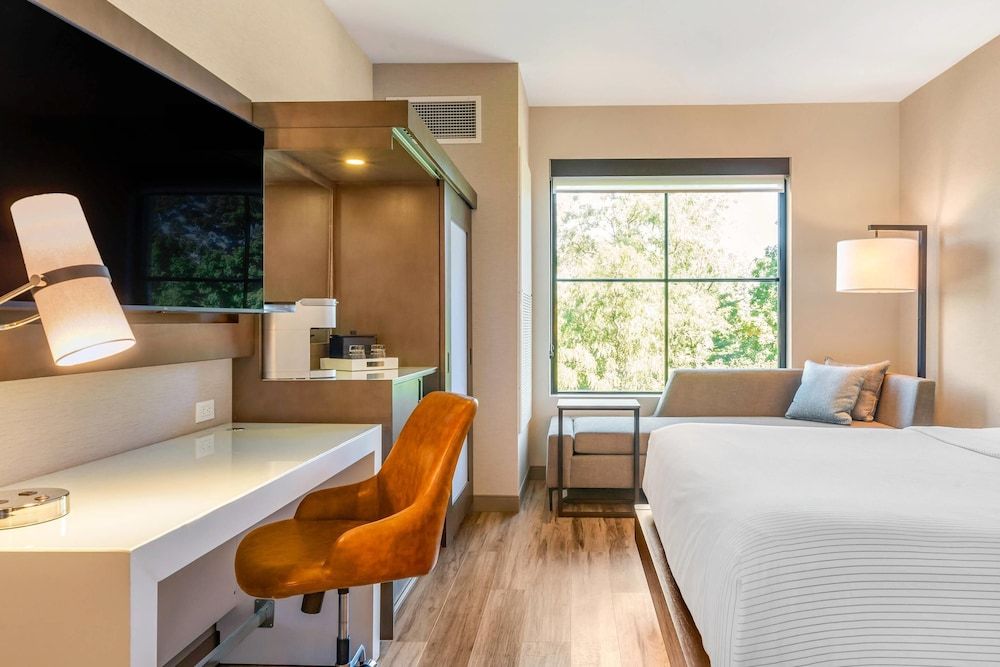 Standard Room, 1 King Bed, Non Smoking
