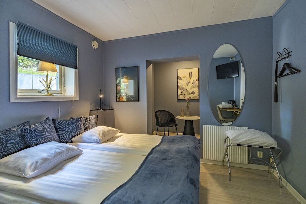 Treetop Spa Hangout & Hotel Twin Room Mini 2