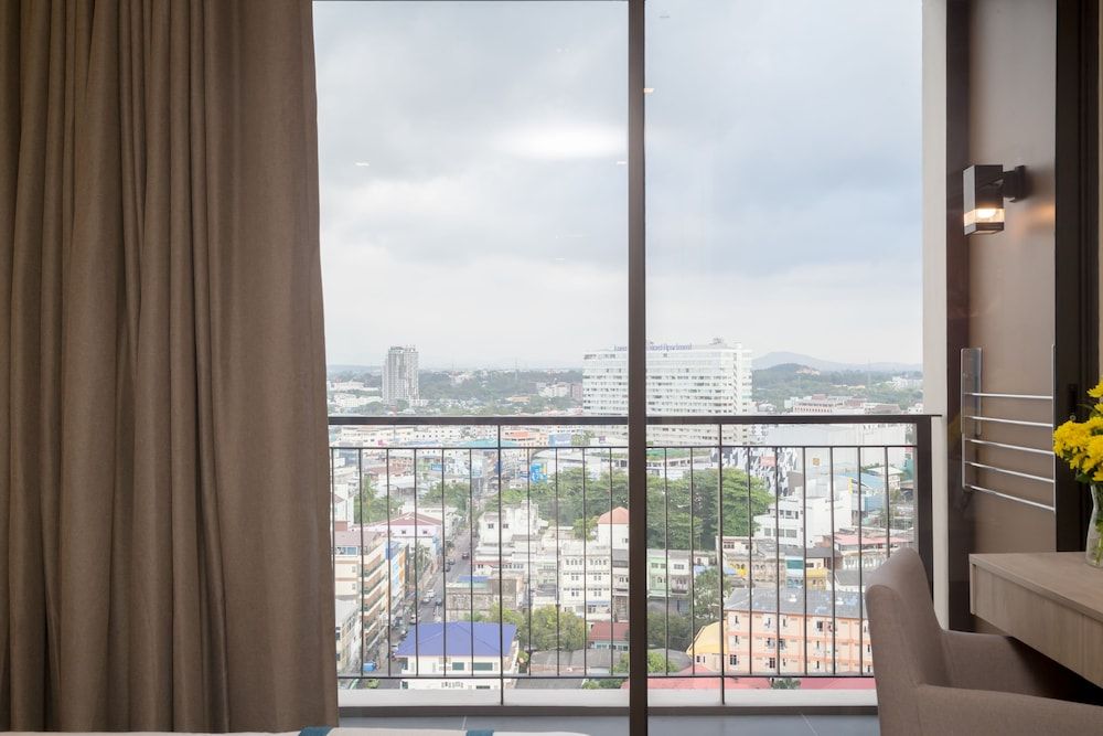 Somerset Harbourview Sri Racha Executive Studio 8