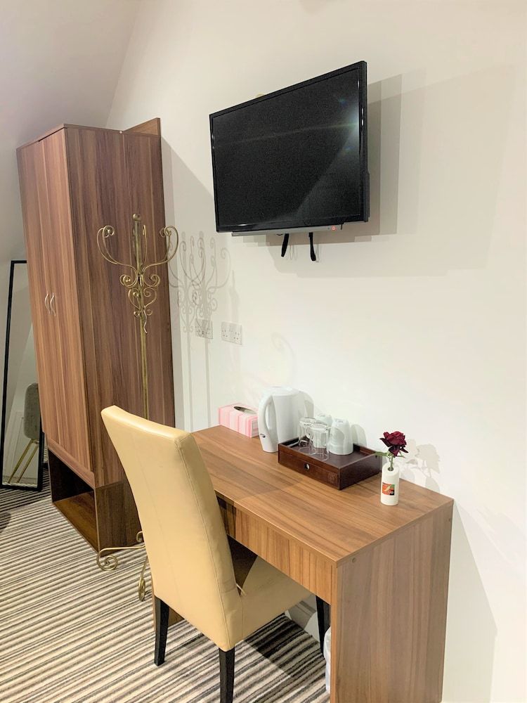 Green View Hotel Near Dartford Deluxe Double Room 5