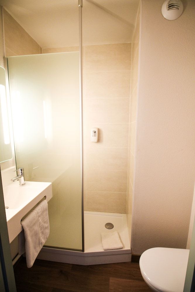 B&B Hôtel Montélimar Sud Quadruple Room 6