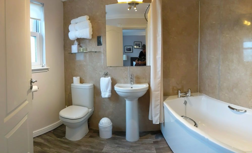 Maclean Guest House Superior Twin Room 4