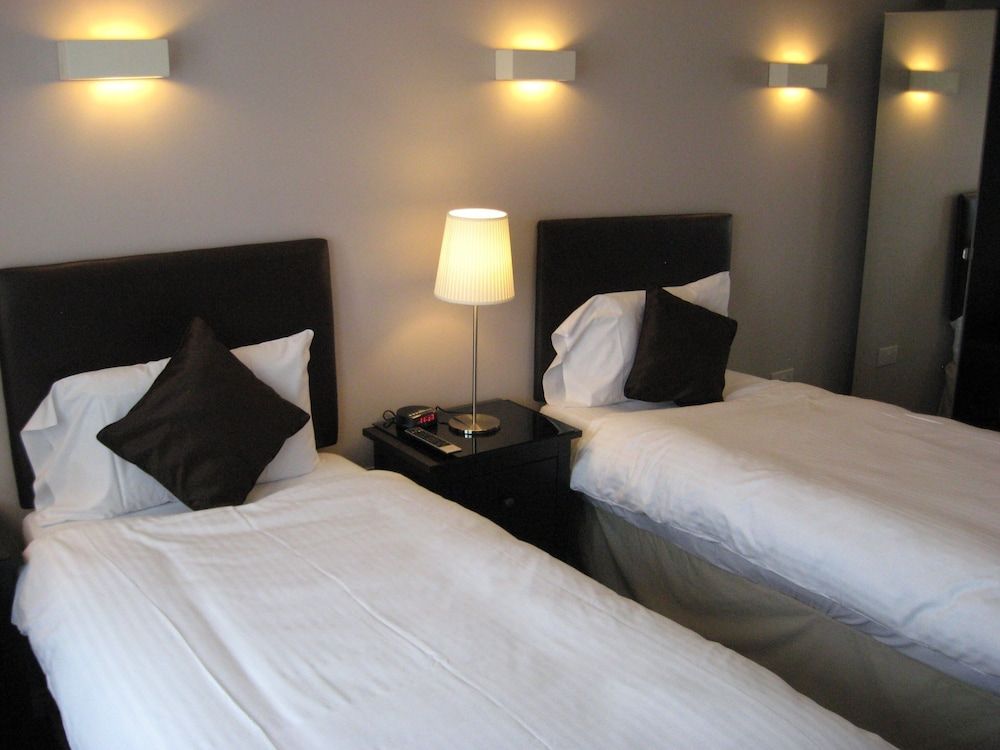 undefined Maclean Guest House 3