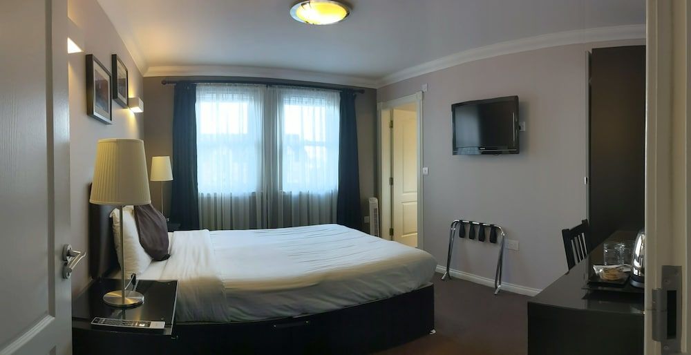 undefined Maclean Guest House 10