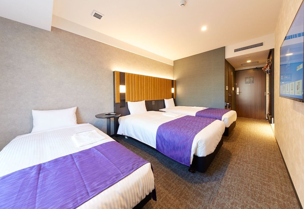 hotel MONday Kyoto Marutamachi Standard Twin Room with Sofabed, Non Smoking/Shuttle buses to Kinkakuji available 4