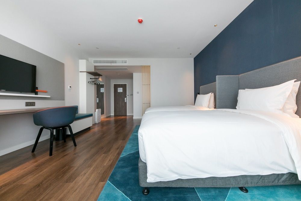 Holiday Inn Express Shanghai Tangzhen by IHG Standard Room, 1 Queen Bed 5