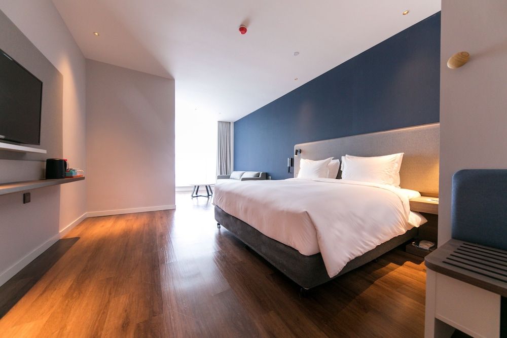 Holiday Inn Express Shanghai Tangzhen by IHG Standard Room, 1 Queen Bed 3