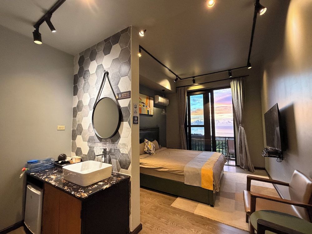 Saipan Skyline Designers Hotel Superior Ocean View Room 10