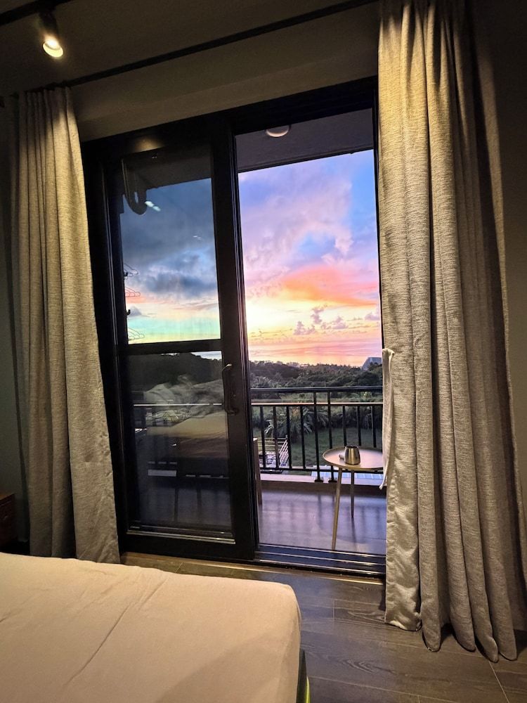 Saipan Skyline Designers Hotel Superior Ocean View Room 11