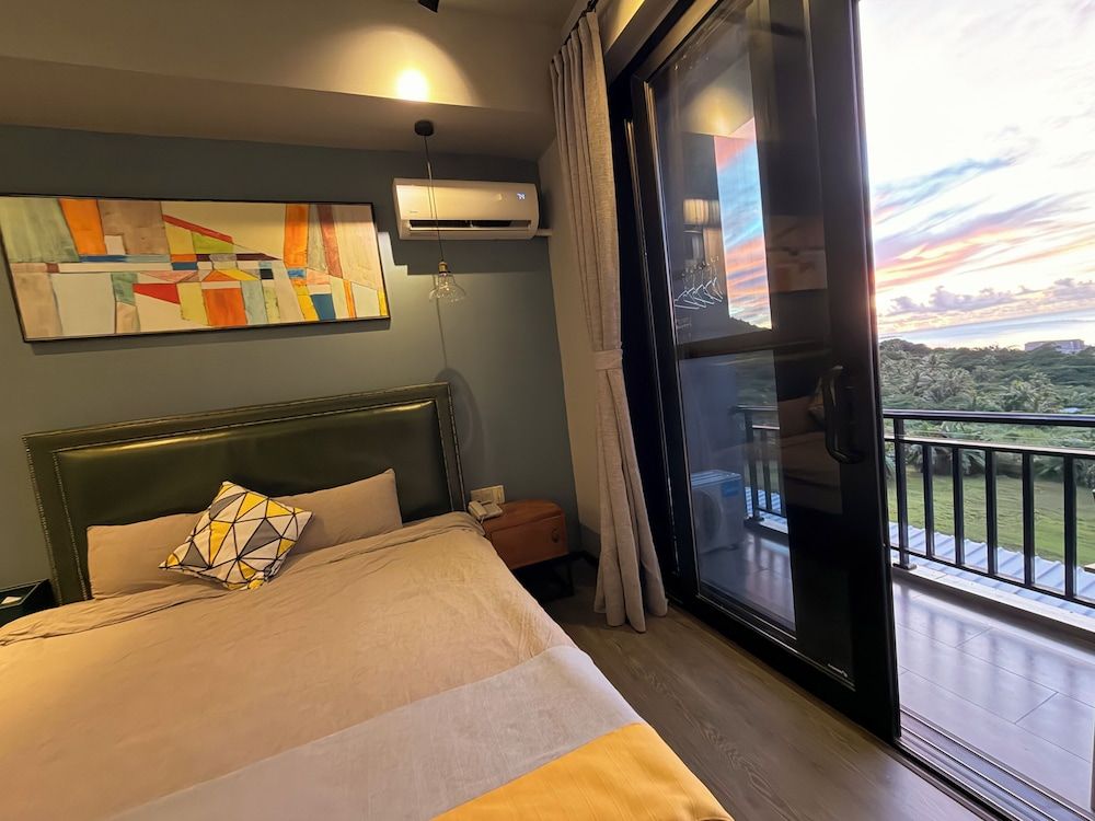 Saipan Skyline Designers Hotel Superior Ocean View Room 4