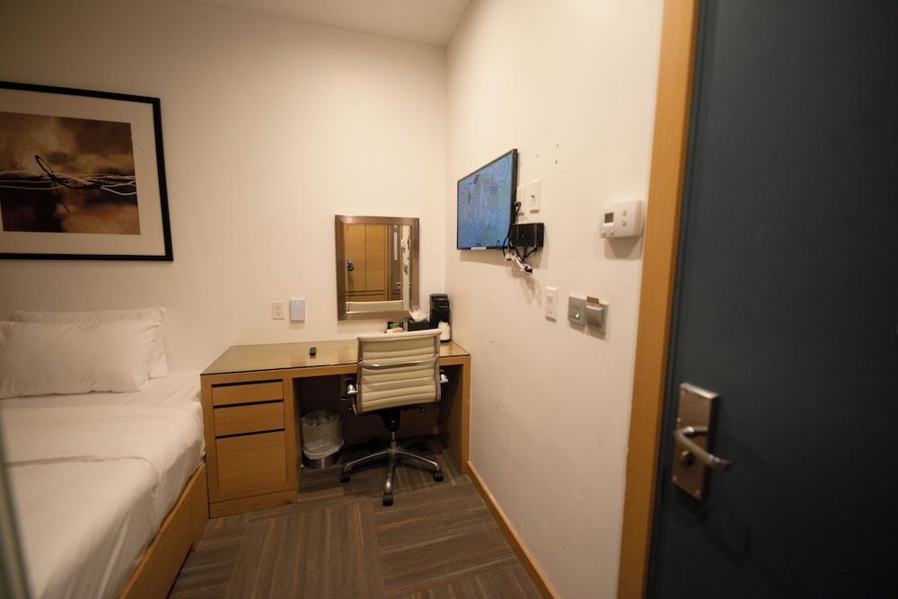 The One Boutique Hotel Compact Room 8