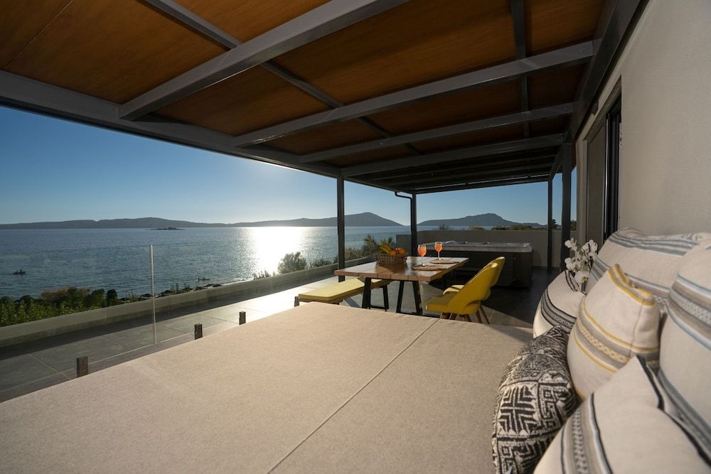 Zoe Seaside Resort Superior Penthouse with Panoramic Sea View 10