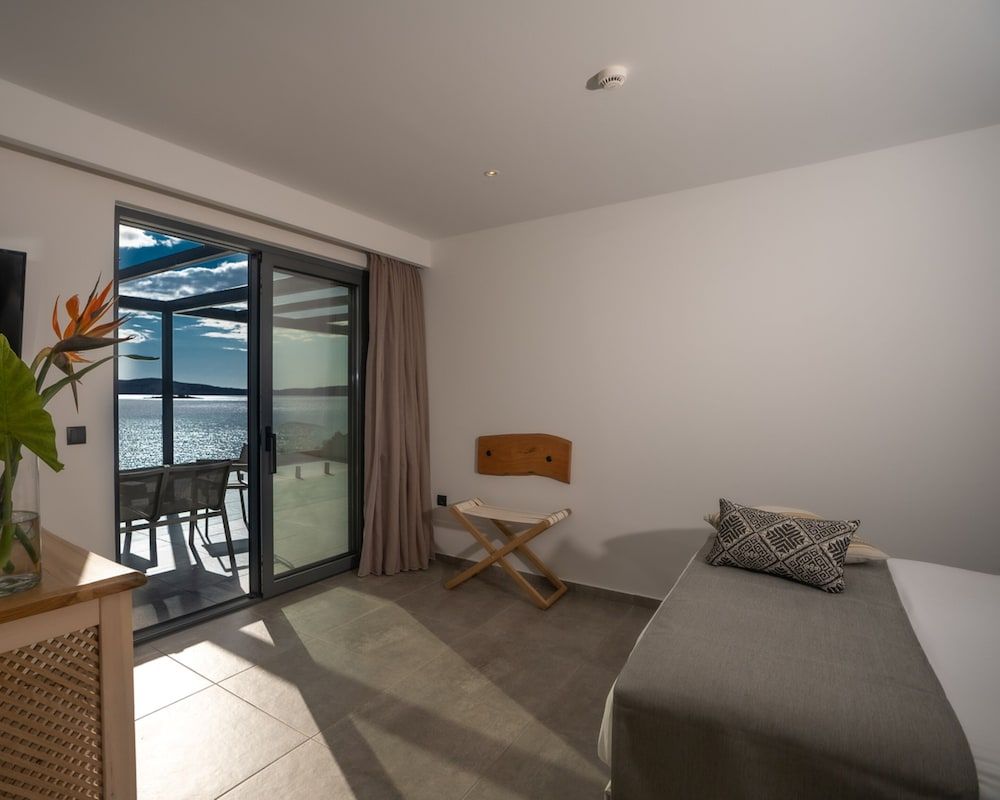 Zoe Seaside Resort Superior Penthouse with Panoramic Sea View 4