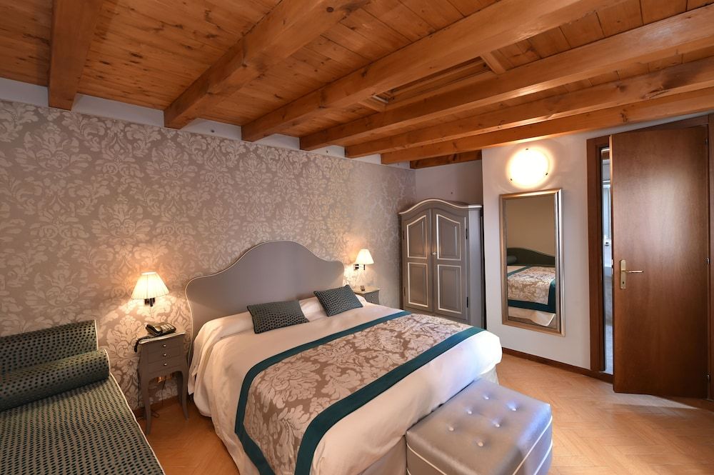 undefined Hotel Villa Rosa 4