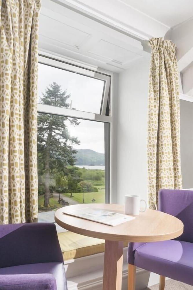 The Derwentwater Hotel Classic Double with Lake View 4