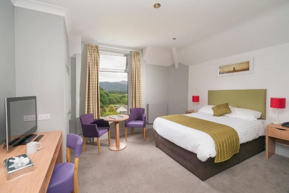 The Derwentwater Hotel Classic Double with Lake View 3