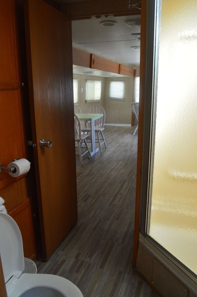 Drop Anchor Oceanfront Trailer 4