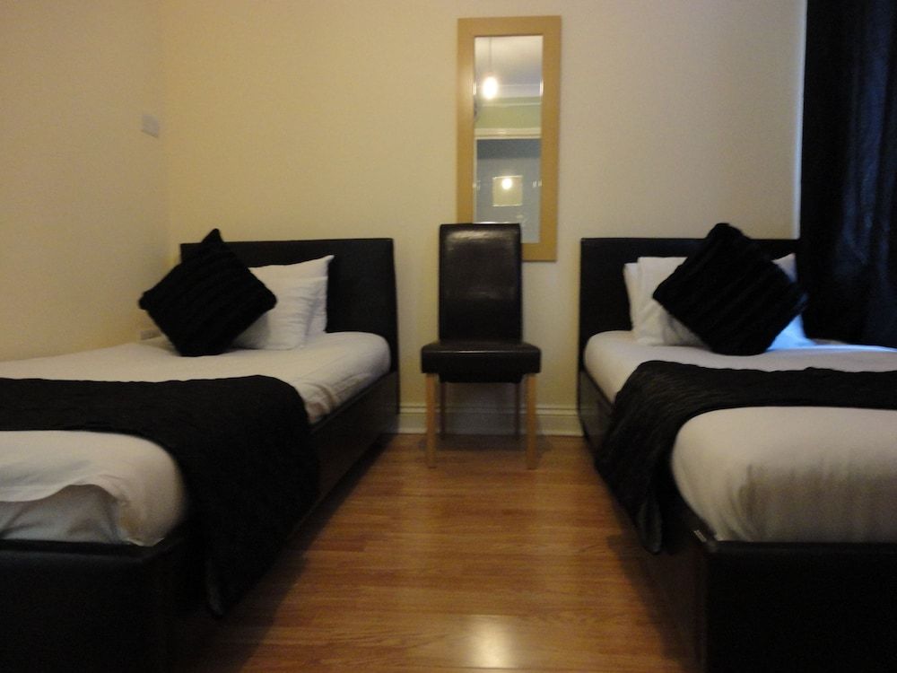 undefined City View Hotel Roman Road Market