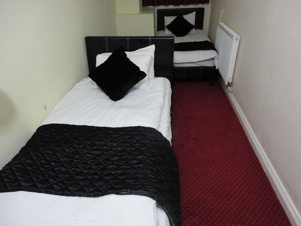 City View Hotel Roman Road Market Economy Twin Room 3