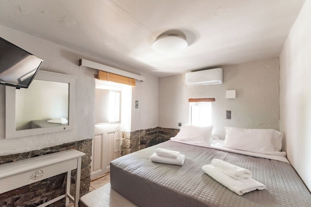 Rania Apartments Sea View Economy Double Room 2