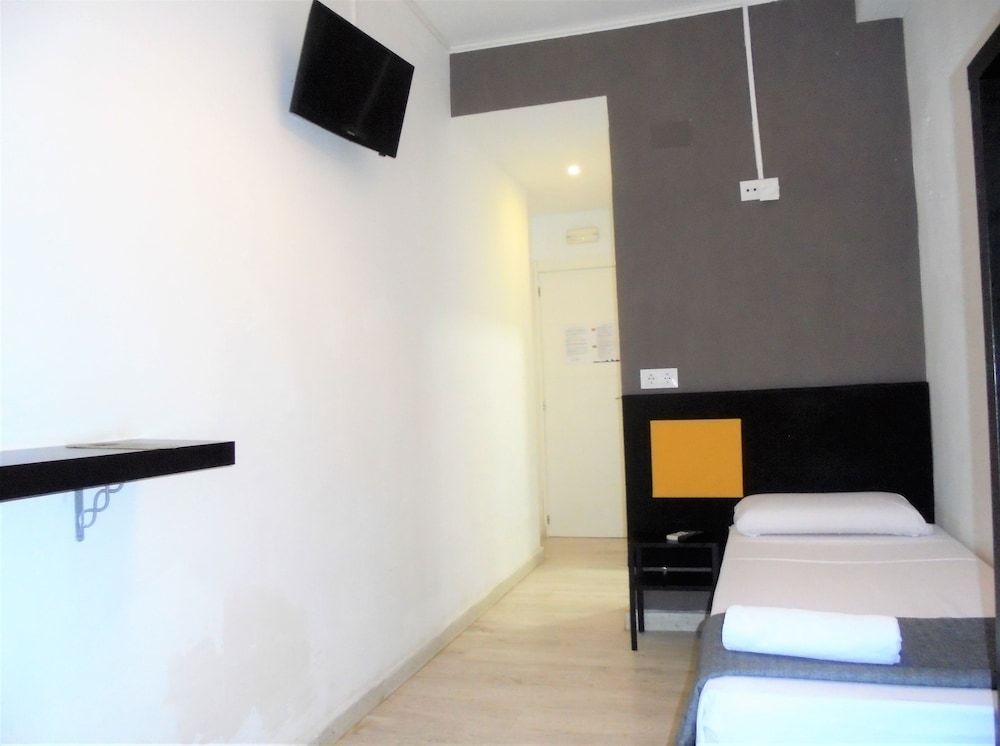 undefined Easy Sants by Bossh Hotels 3