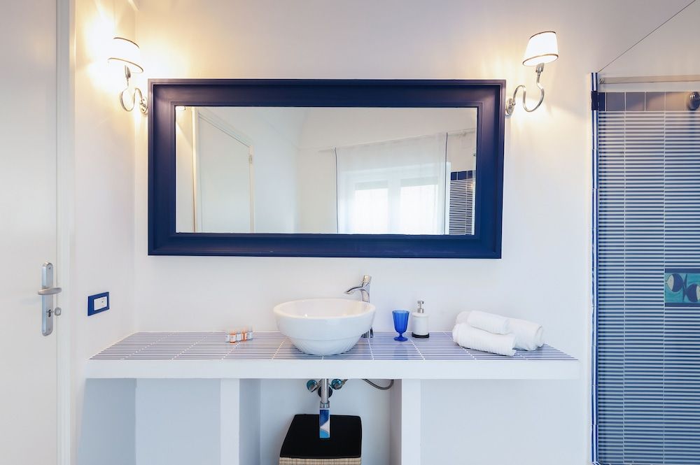 Twin Suites Deluxe Double Room, City View 8