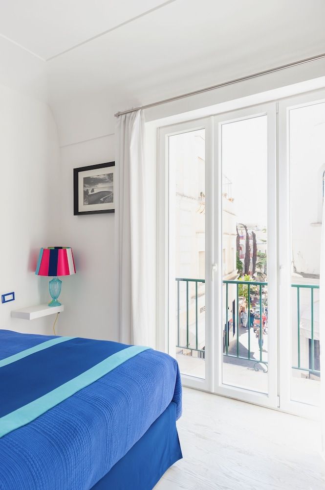 Twin Suites Deluxe Double Room, City View 4