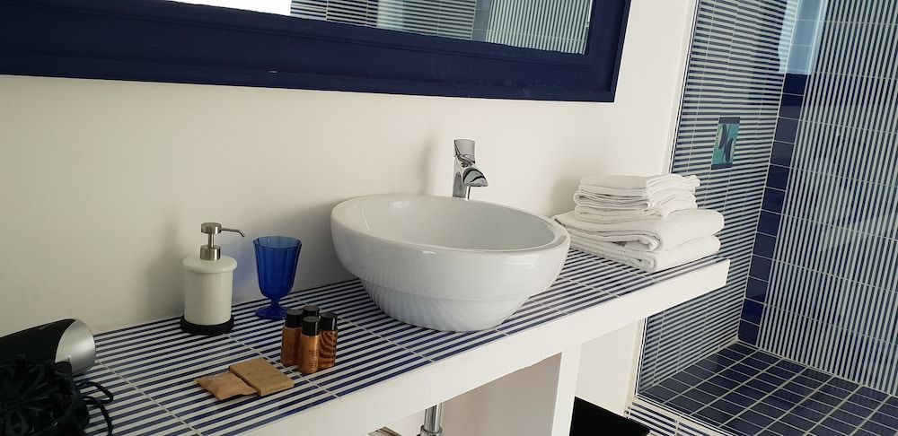 Twin Suites Deluxe Double Room, City View 6