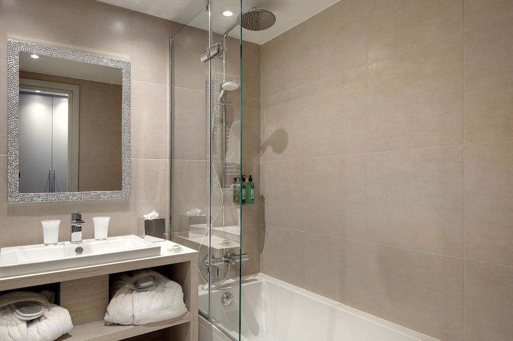 La Bastide de Biot Deluxe Quadruple Room 3