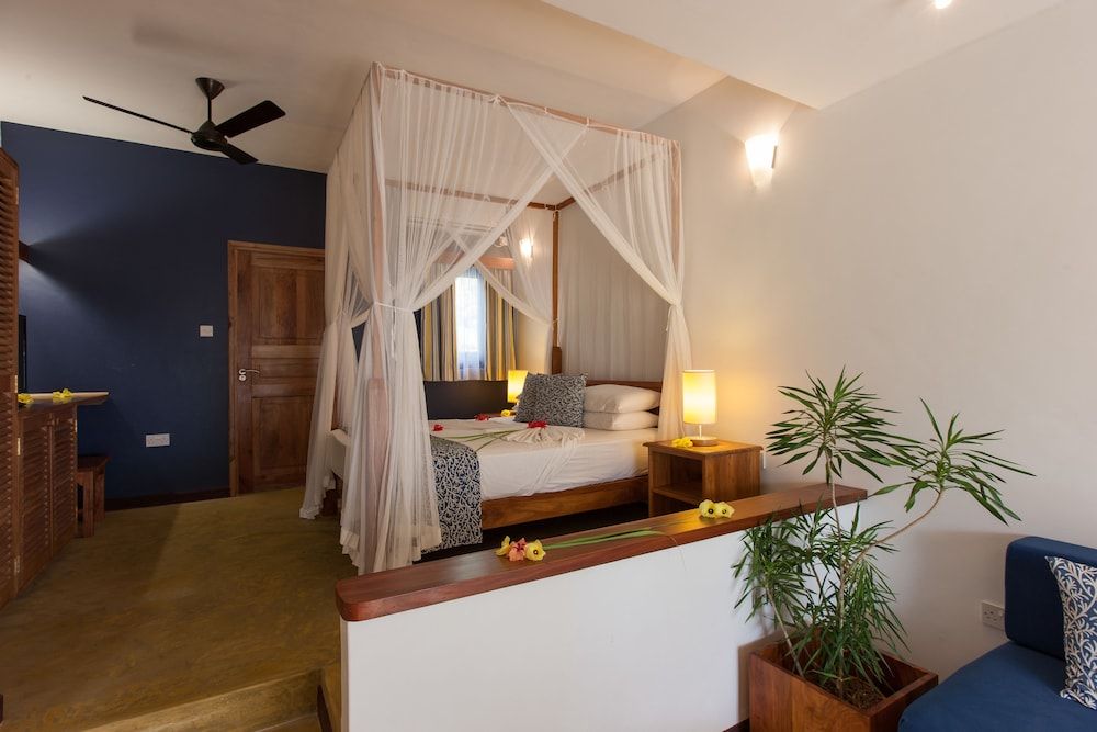 L'Hirondelle Apartment, Garden View