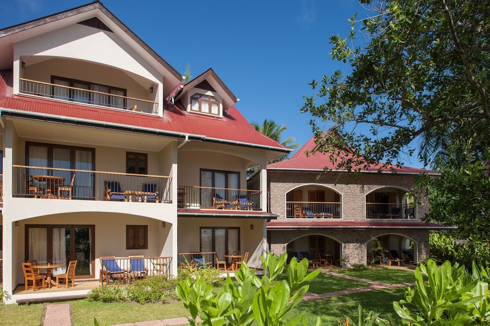 undefined L'Hirondelle