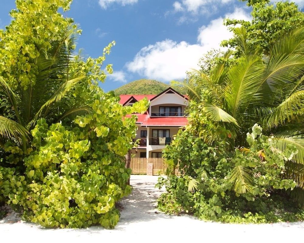 undefined L'Hirondelle 3