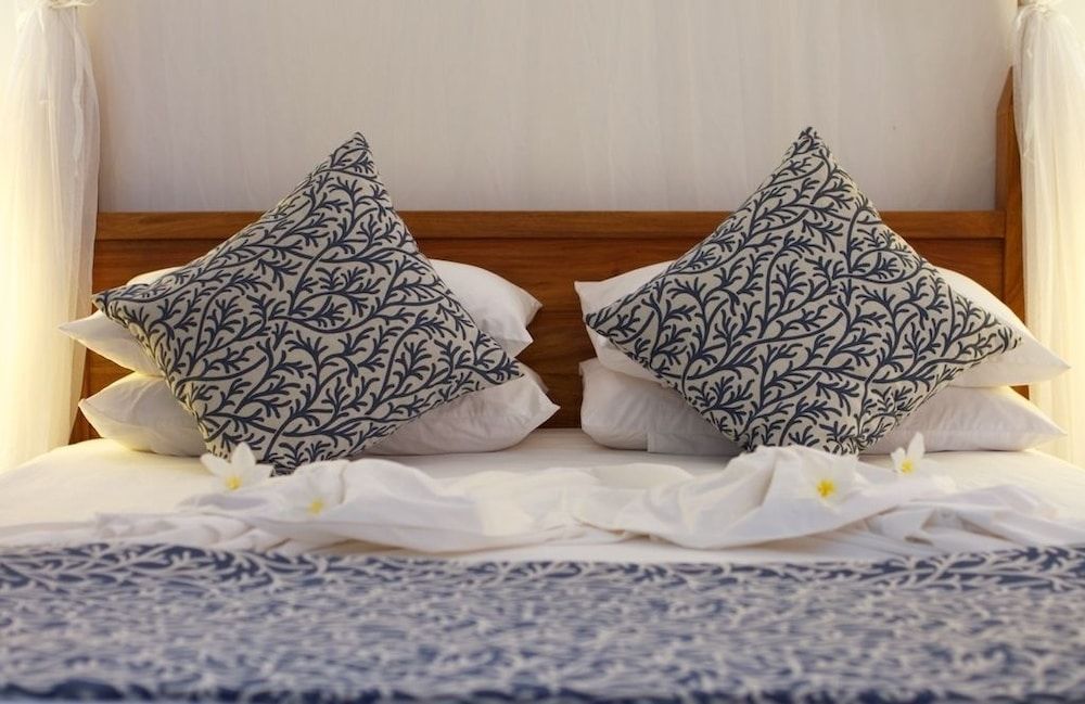 L'Hirondelle Apartment, Garden View 4