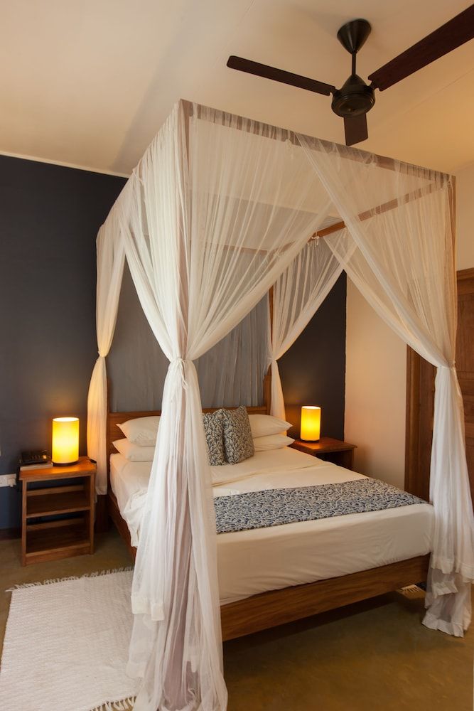 L'Hirondelle Apartment, Garden View 2