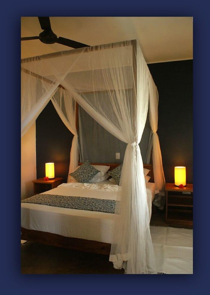 L'Hirondelle Apartment, Garden View 6