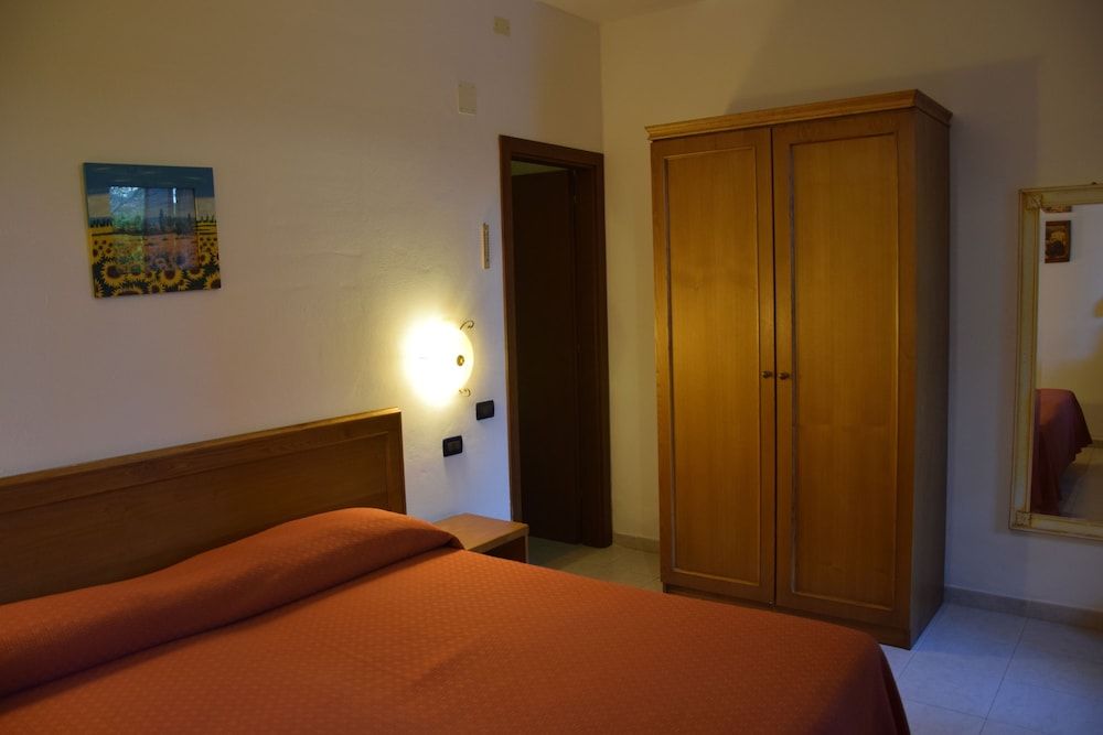 Economy Double or Twin Room, 1 Bedroom, Private Bathroom