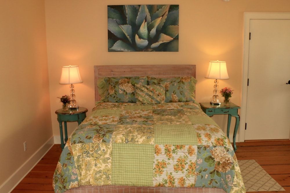 Butler House Parlor Suite